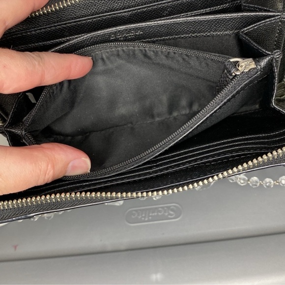 Coach Mickie Black Leather Continental Zip Around Wallet w/Horse & Carriage EUC - Picture 6 of 6